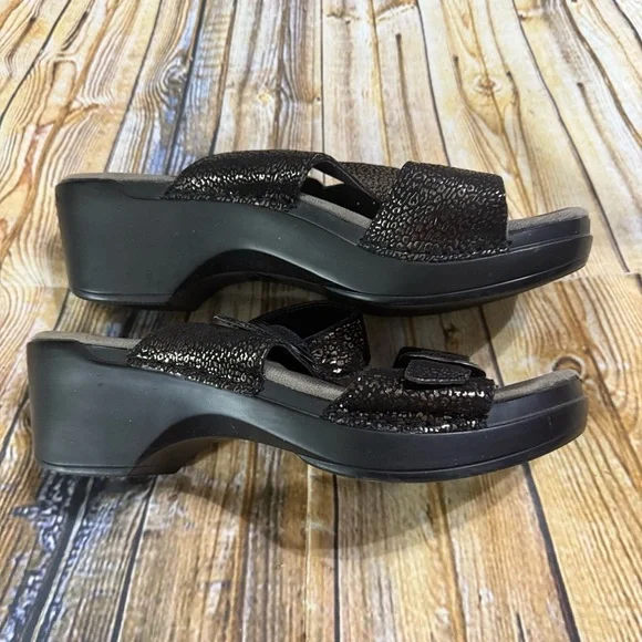 Dansko Sophie Women's Size Euro 40 Metallic Black/Bronze Sandals - Picture 3 of 5